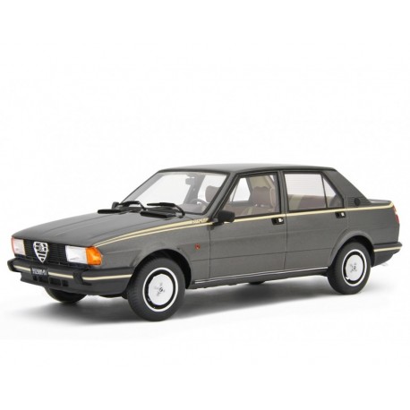 Alfa Romeo Giulietta 2.0 Super 1981 stříbrná, Laudoracing-Model 1:18