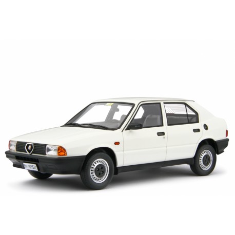 Alfa Romeo 33 1.3S Edizione 1985 bílá, Laudoracing-Model 1:18